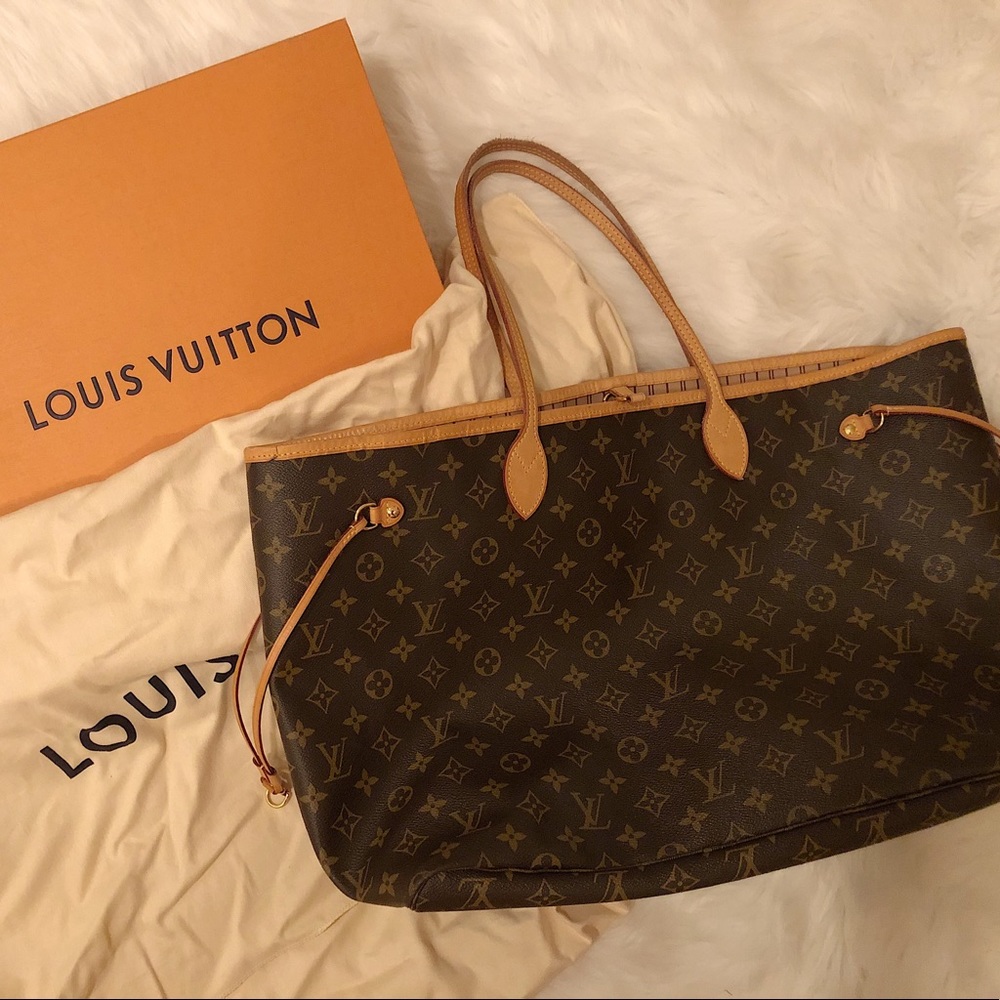 Louis Vuitton Neverfull GM + Wristlet